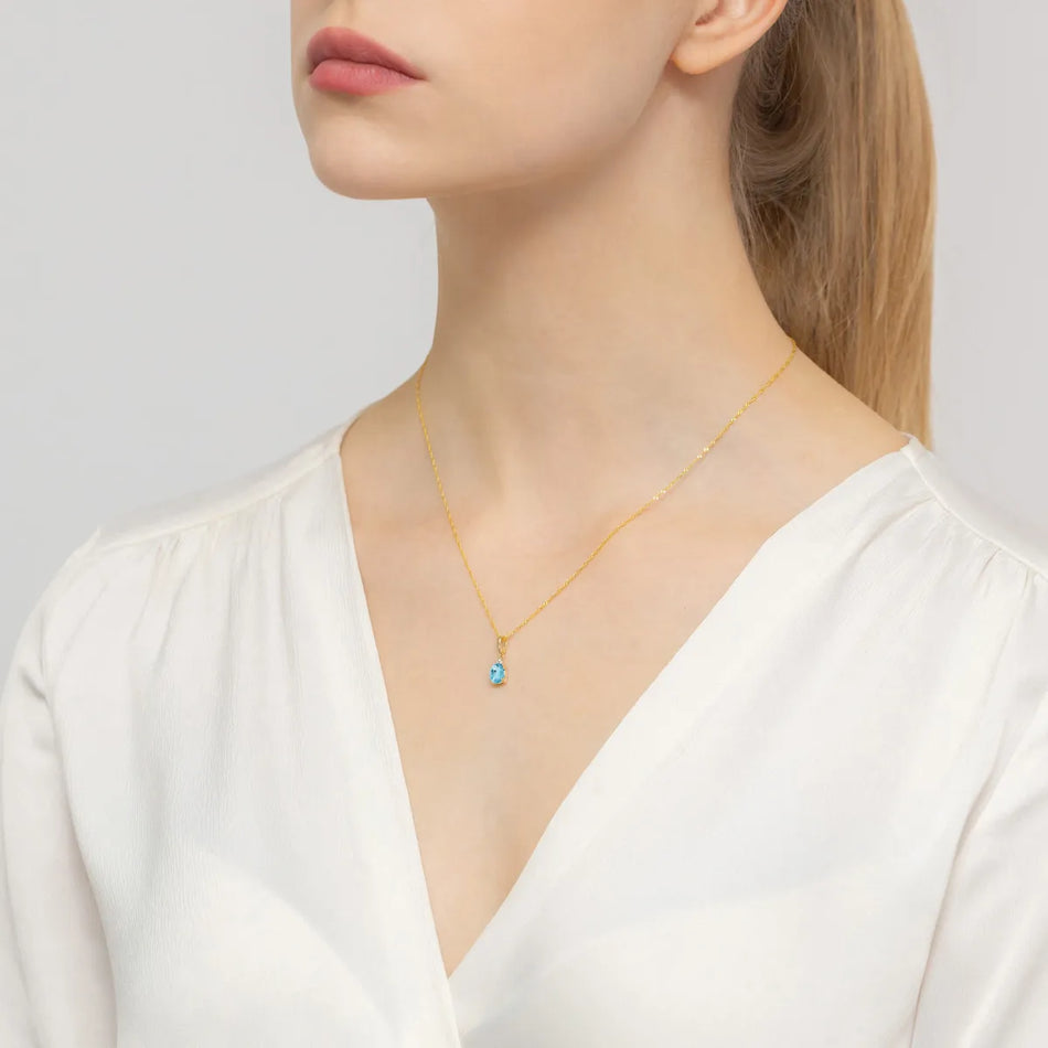 Gold Pendant with 0.90ct Topaz and 0.026ct Diamonds